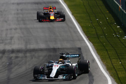 Lewis Hamilton, Mercedes AMG F1 W08, Max Verstappen, Red Bull Racing RB13