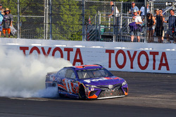 Race winner Denny Hamlin, Joe Gibbs Racing Toyota
