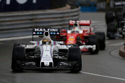 Felipe Massa, Williams FW38, lidera a Sebastian Vettel, Ferrari SF16-H