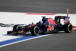 Max Verstappen, Scuderia Toro Rosso STR11 retired from the race