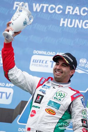 Podium: Race winner Mehdi Bennani, Sébastien Loeb Racing, Citroën C-Elysée WTCC