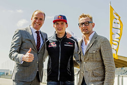 Perspresentatie over de ‘Familie Racedagen, driven by Max Verstappen’ met (v.l.n.r) Frits van Eerd, algemeen directeur Jumbo Supermarkten, Max Verstappen en Prins Bernhard Junior, board member Circuit Park Zandvoort.