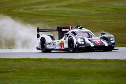 #1 Porsche Team Porsche 919 Hybrid: Timo Bernhard, Mark Webber, Brendon Hartley