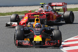 Max Verstappen, Red Bull Racing RB12 leads Kimi Raikkonen, Ferrari SF16-H