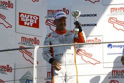 Giampiero Wyhinny, SEAT Cupra ST-TCS sul podio