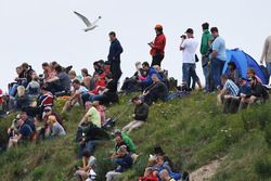 Fans in de duinen