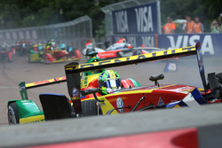 Lucas di Grassi, ABT Schaeffler Audi Sport and Sébastien Buemi, Renault e.Dams crash in the first corner