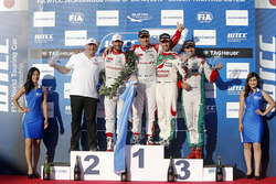 Podium: winner Yvan Muller, Citroën World Touring Car Team, second place José María López, Citroën World Touring Car Team, third place Tiago Monteiro, Honda Racing Team JAS, independent winner Mehdi Bennani, Sébastien Loeb Racing