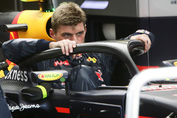 Max Verstappen, Red Bull Racing RB12 with the Halo cockpit cover