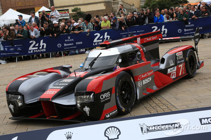 #7 Audi Sport Team Joest Audi R18