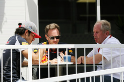 (Ki ke Ka):Carlos Sainz Jr., Scuderia Toro Rosso bersama Christian Horner, Red Bull Racing Team Prin