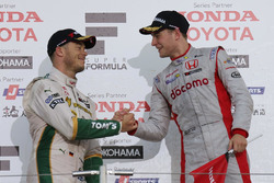 ストフェル・バンドーン(Stoffel Vandoor, DOCOMO TEAM DANDELION RACING)とアンドレ・ロッテラー(Andre Lotterer, VANTELIN TEAM TOM’S)