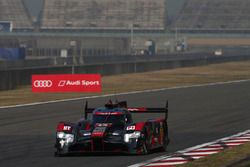 #8 Audi Sport Team Joest Audi R18 e-tron quattro: Лукас ді Грассі, Лоік Дюваль, Олівер Джарвіс