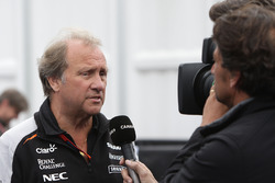 Заместитель руководителя Sahara Force India F1 Роберт Фернли