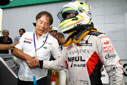 星野一義監督と関口雄飛(ITOCHU ENEX TEAM IMPUL)