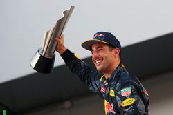 Ganador, Daniel Ricciardo, Red Bull Racing celebra en el podium