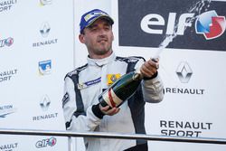 Podium: tercero, Robert Kubica, Team Duqueine celebra su podium