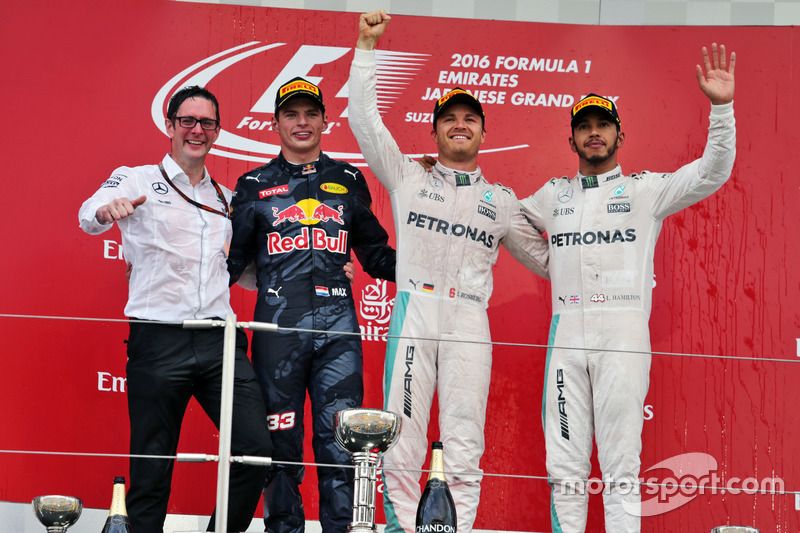 Podio: Andrew Shovlin, Mercedes AMG F1 Engineer; segundo lugar Max Verstappen, Red Bull Racing; Race