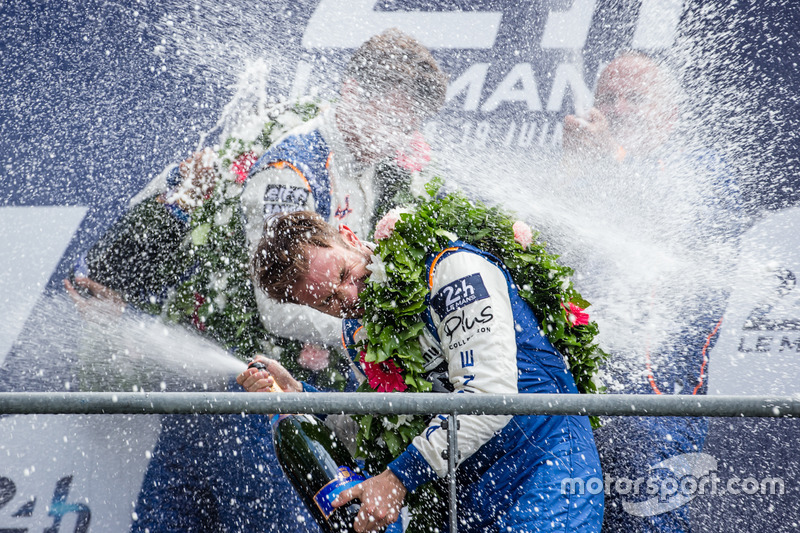 LMP2 podium: champagne celebrations