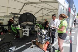 Engine change at the car of Ferenc Ficza, Honda Team Zengo, Honda Civic WTCC