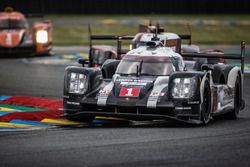 #1 Porsche Team Porsche 919 Hybrid: Timo Bernhard, Mark Webber, Brendon Hartley