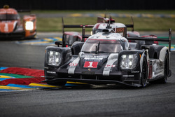 #1 Porsche Team Porsche 919 Hybrid: Timo Bernhard, Mark Webber, Brendon Hartley