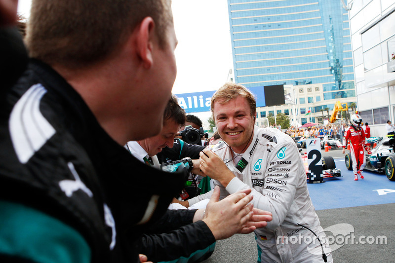 Ganador, Nico Rosberg, Mercedes AMG F1 celebra