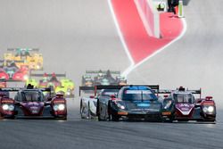 Start: #10 Wayne Taylor Racing Corvette DP: Ricky Taylor, Jordan Taylor leads