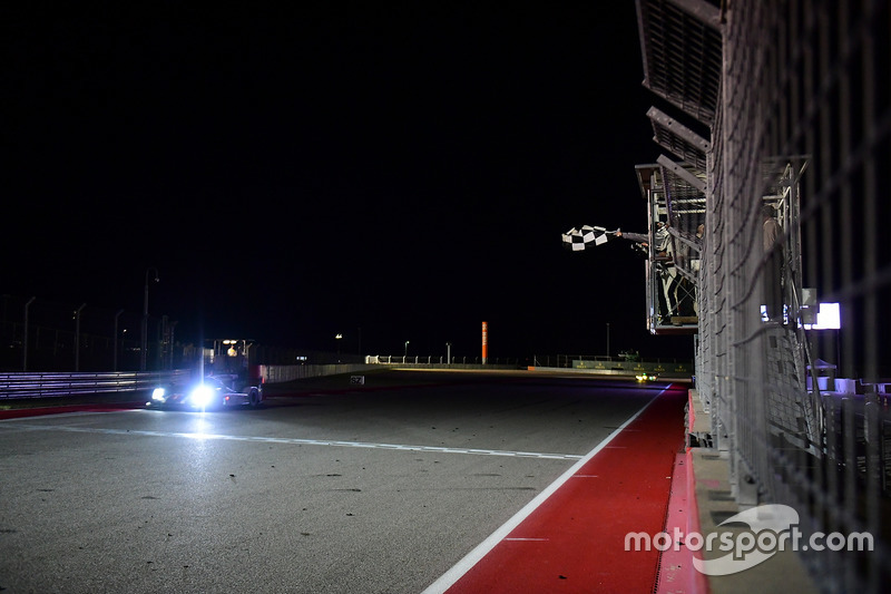 #1 Porsche Team Porsche 919 Hybrid: Timo Bernhard, Mark Webber, Brendon Hartley takes the checkered 