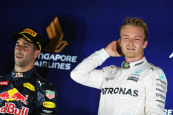The podium (L to R): second placed Daniel Ricciardo, Red Bull Racing and race winner Nico Rosberg, Mercedes AMG F1