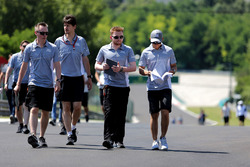 Rio Haryanto, Manor Racing walks the circuit with the team