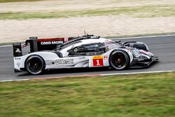 #1 Porsche Team Porsche 919 Hybrid: Timo Bernhard, Mark Webber, Brendon Hartley