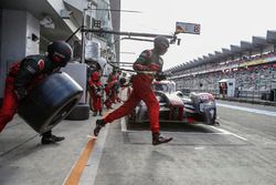 #8 Audi Sport Team Joest Audi R18 e-tron quattro: Lucas di Grassi, Loic Duval, Oliver Jarvis