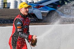 Podium: Sieger Tim Slade, Brad Jones Racing Holden