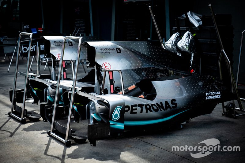 Mercedes AMG F1 W10 bodywork detail