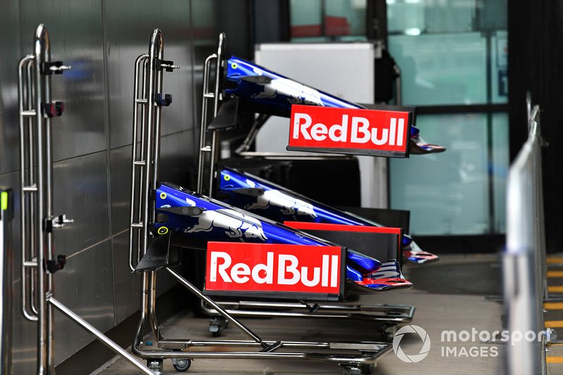 Toro Roso STR14 front-wings in the pit lane