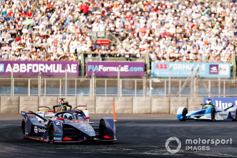 Sam Bird, Envision Virgin Racing, Audi e-tron FE05 precede Daniel Abt, Audi Sport ABT Schaeffler, Audi e-tron FE05
