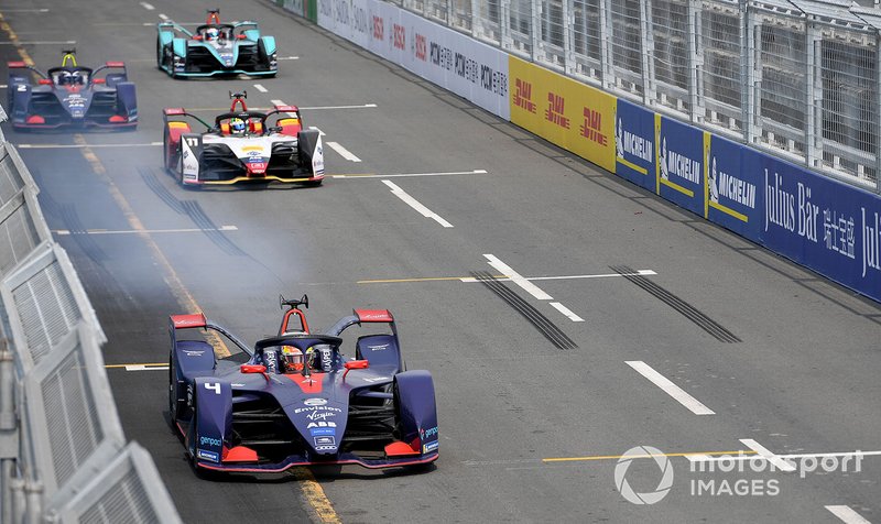 Robin Frijns, Envision Virgin Racing, Audi e-tron FE05, performs a practice start in front of Lucas Di Grassi, Audi Sport ABT Schaeffler, Audi e-tron FE05, Sam Bird, Envision Virgin Racing, Audi e-tron FE05, Mitch Evans, Panasonic Jaguar Racing, Jaguar I-Type 3