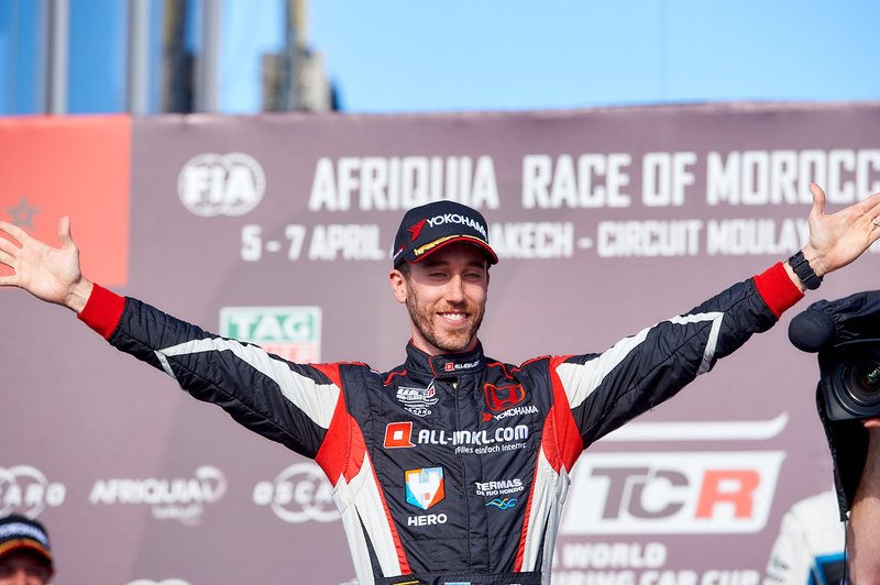 Podio: ganador de la carrera Esteban Guerrieri, ALL-INKL.COM Münnich Motorsport Honda Civic Type R TCR