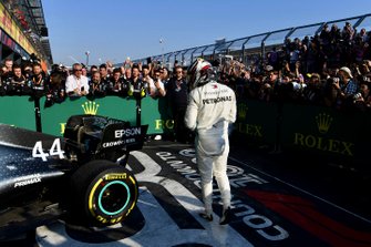 2. Lewis Hamilton, Mercedes AMG F1, Parc Ferme