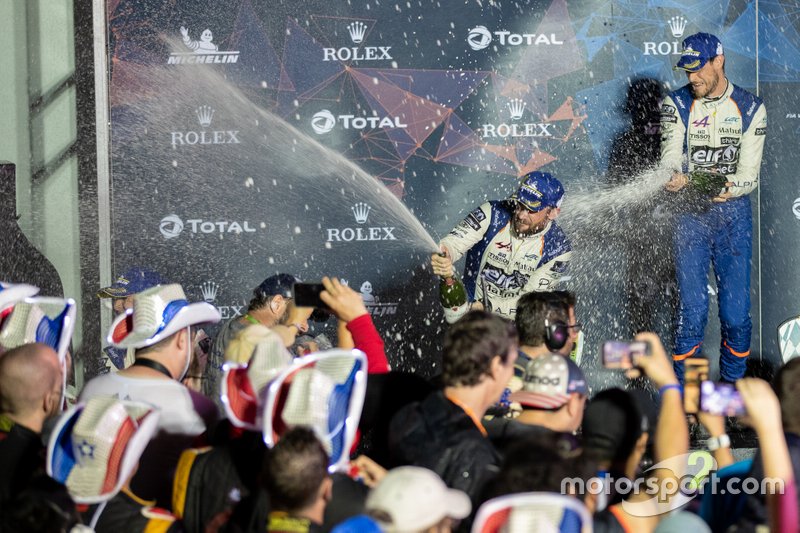 Podio LMP2: #36 Signatech Alpine Matmut Alpine A470: Nicolas Lapierre, Andre Negrao, Pierre Thiriet