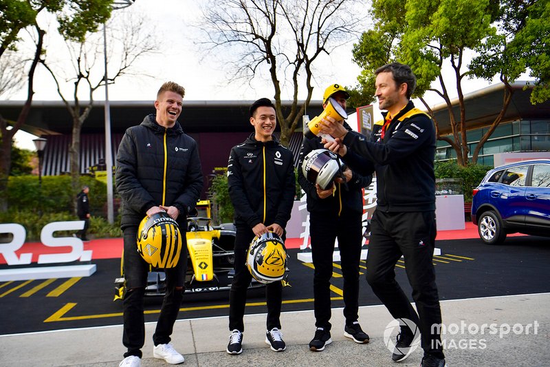 Nico Hulkenberg, Renault F1 Team, Guanya Zhou et Daniel Ricciardo, Renault F1 Team