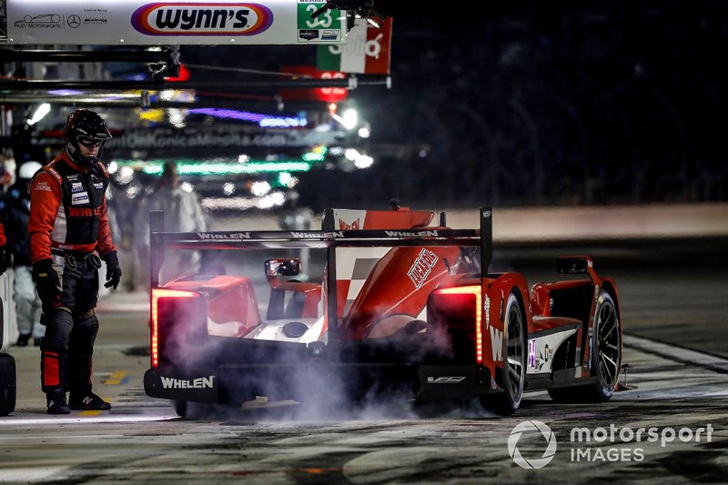 Пит-стоп: Фелипе Наср, Пипо Дерани, Эрик Каррен, Whelen Engineering Racing, Cadillac DPi-V.R (№31)