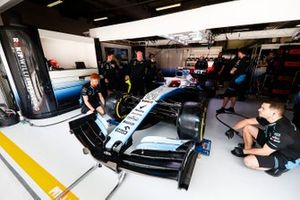 Robert Kubica, Williams FW42, dans son garage