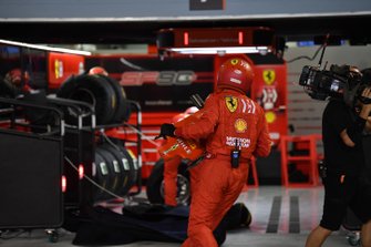 Ferrari pit ekibi, Sebastian Vettel, Ferrari SF90
