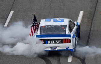 Race Winner Brad Keselowski, Team Penske, Ford Mustang Reese/DrawTite