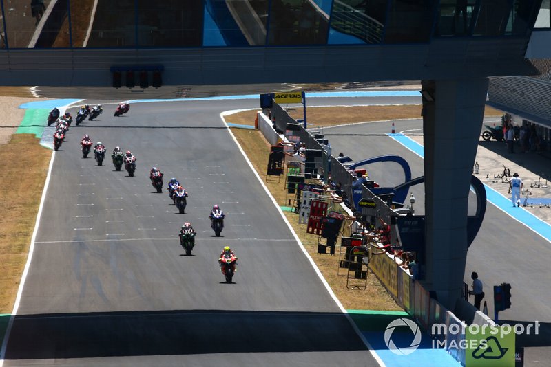 Renn-Action in Jerez: Alvaro Bautista, Aruba.it Racing-Ducati Team, führt