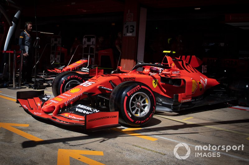 Charles Leclerc, Ferrari SF90, leaves the garage