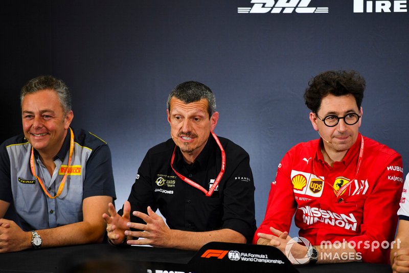 Гоночний директор Pirelli Motorsport, Маріо Ізола, Керівник Haas F1 Гюнтер Штайнер, керівник Ferrari Маттіа Бінотто