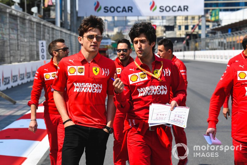 Charles Leclerc, Ferrari cammina in pista con i suoi ingegneri